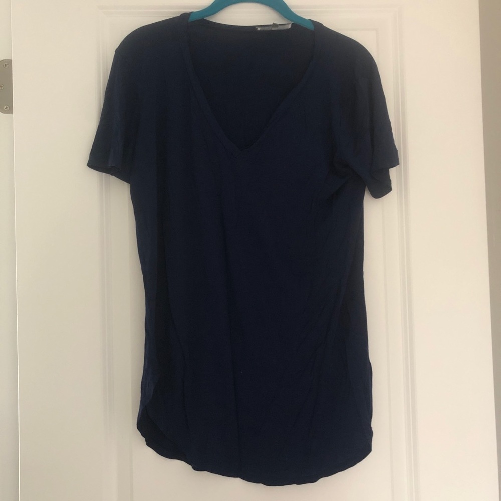 Emma’s Closet V-neck tee - Navy - Medium